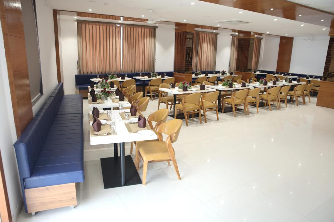 Lords Eco Inn, Ambaji Exteriör bild