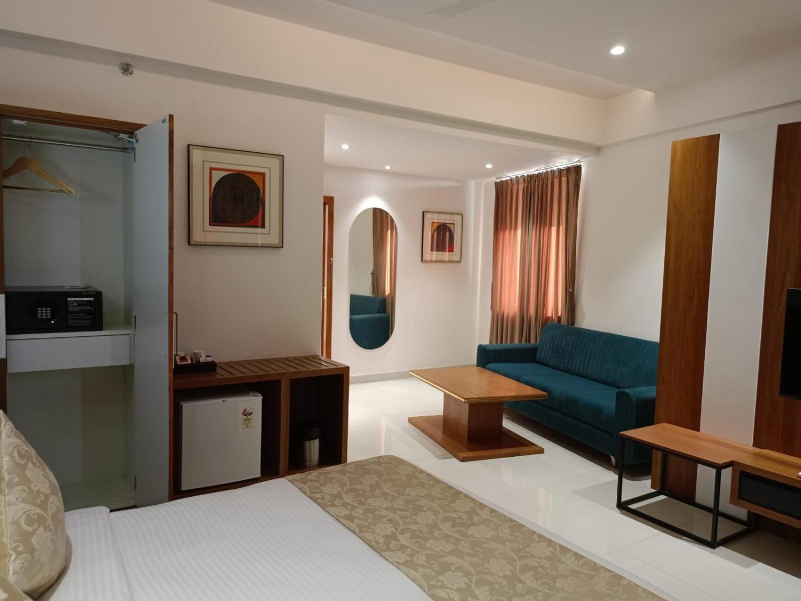 Lords Eco Inn, Ambaji Exteriör bild