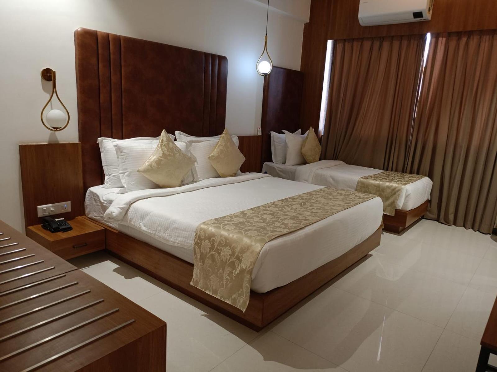 Lords Eco Inn, Ambaji Exteriör bild